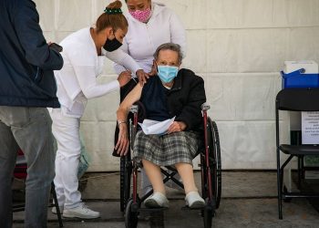 INICIA APLICACIÓN DE SEGUNDA DOSIS CONTRA COVID-19 EN LA ZONA MAYA