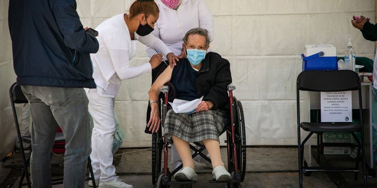 INICIA APLICACIÓN DE SEGUNDA DOSIS CONTRA COVID-19 EN LA ZONA MAYA