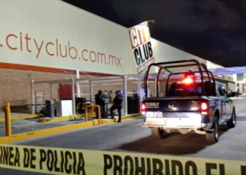 EJECUTAN A HOMBRE EN EL ESTACIONAMIENTO DE CITY CLUB EN CANCÚN
