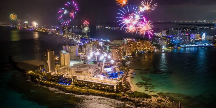 FELICITA EL GOBERNADOR A CANCÚN Y A SU GENTE POR EL 51 ANIVERSARIO DE FUNDACIÓN