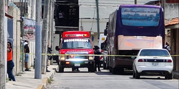 ATAQUE ARMADO EN CANCÚN: UN MUERTO Y TRES HERIDOS EN LA SM 67