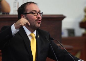 INVESTIGA UIF A SAMUEL GARCÍA Y A MAURICIO TOLEDO