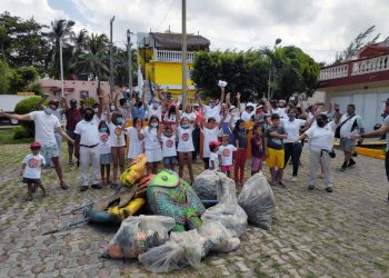 LA FUNDACIÓN ECOLÓGICA ECO-BAHÍA REALIZÓ LA TERCERA JORNADA DE LIMPIEZA, REFORESTACIÓN, PINTURA Y MANTENIMIENTO DEL MOBILIARIO DEL PARQUE PRINCIPAL DE LA LOCALIDAD DE CHEMUYIL EN EL MUNICIPIO DE TULUM