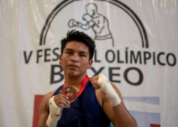 MEDALLA DE BRONCE PARA EL PÚGIL ESAÚ PADILLA