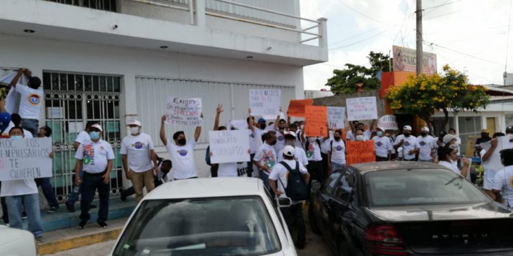 SE MANIFIESTAN TRABAJADORES DE HOTELES DE CANCÚN Y PLAYA EN JUNTA DE CONCILIACIÓN Y ARBITRAJE