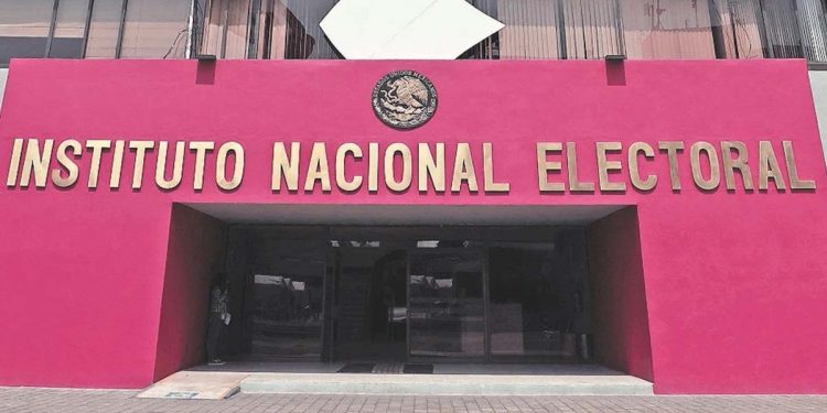 INE PERDONÓ CONSTANCIAS DE DUDOSA PROCEDENCIA A CANDIDATOS INDÍGENAS