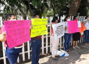 MAESTROS DE ZONA INDÍGENAS PROTESTAN EN SEQ