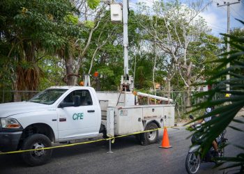 VILLAS DEL SOL SE QUEDA SIN LUZ POR REPARACIONES
