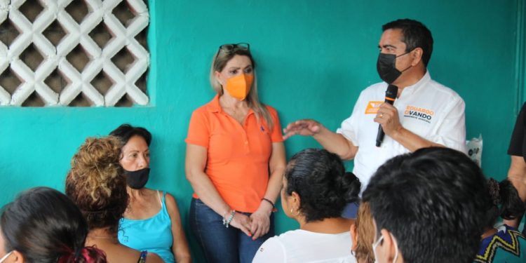 EL CANDIDATO EDUARDO OVANDO SE REUNIÓ CON PERSONAS DE LA TERCERA EDAD PARA PODER DISCUTIR PROPUESTAS DE TRABAJO EN BENEFICIO DE ELLOS.
