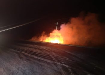 300 FAMILIAS SE QUEDAN SIN LUZ POR ACCIDENTE DE CAMIÓN CAÑERO