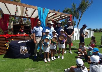 CARLOS ORTIZ DONA DINERO PARA IMPULSAR A LOS GOLFISTAS CAMPEONES UNIFIN