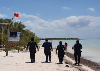 PIDE LA POLICÍA DE LÁZARO CÁRDENAS QUE SIGAN RESPETANDO PROTOCOLOS SANITARIOS