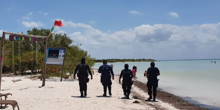 PIDE LA POLICÍA DE LÁZARO CÁRDENAS QUE SIGAN RESPETANDO PROTOCOLOS SANITARIOS