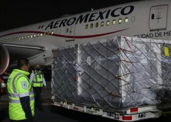 LLEGA A MÉXICO PRIMER CARGAMENTO DE VACUNAS CONTRA EL COVID-19 DE COVAX