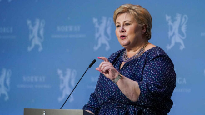 MULTAN A LA PRIMERA MINISTRA DE NORUEGA POR VIOLAR RESTRICCIONES ANTI COVID-19