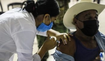CONCLUYE VACUNACIÓN PARA PROTEGER A LOS ADULTOS CONTRA COVID EN TACOTALPA