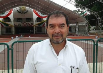 HUMBERTO ALDANA DENUNCIA POR EJERCICIO ILÍCITO DEL SERVICIO PÚBLICO A ISAAC JÁNIX