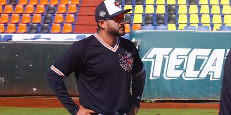 ADÁN MUÑOZ RATIFICADO COMO TIMONEL FELINO