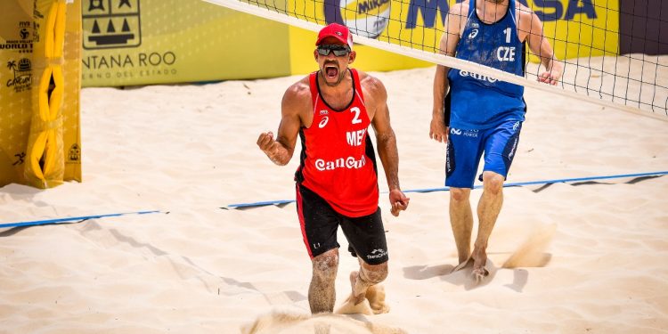 CHECOS SUPERAN A MEXICANOS