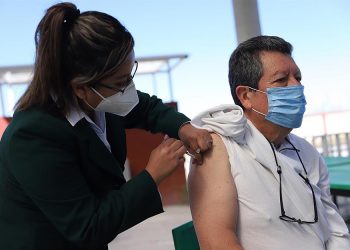MÉXICO VACUNARÁ A TODOS SUS MAESTROS ENTRE EL 20 DE ABRIL Y EL 28 DE MAYO