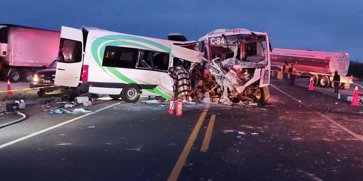 CHOQUE DE CAMIONES EN SONORA DEJA 16 MUERTOS Y 14 HERIDOS