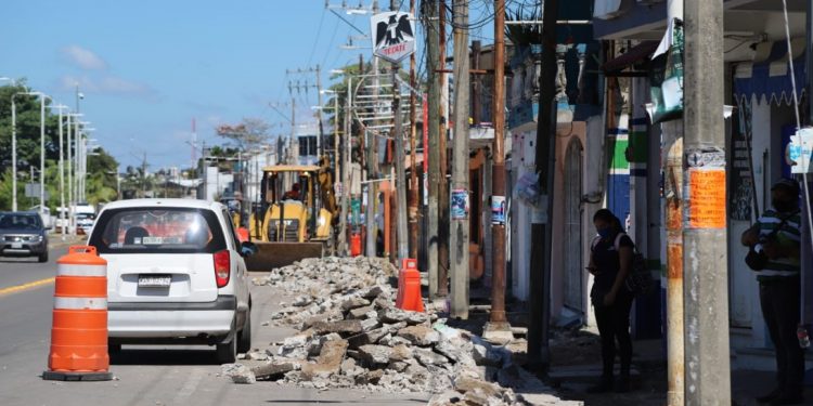 COMERCIANTES INCONFORMES DE GAVIOTAS AMENAZAN CON BLOQUEAR LOS TRABAJOS DE REHABILITACIÓN DEL MALECÓN