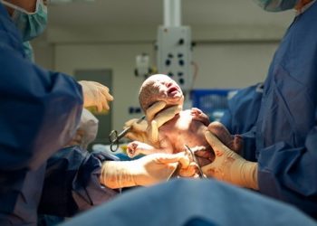 NACE EN ESPAÑA, BRUNO EL PRIMER BEBÉ CON INMUNIDAD AL COVID-19