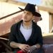 CHRISTIAN NODAL PIDE A SUS FANS HISTORIAS PARA COMPONER CANCIONES