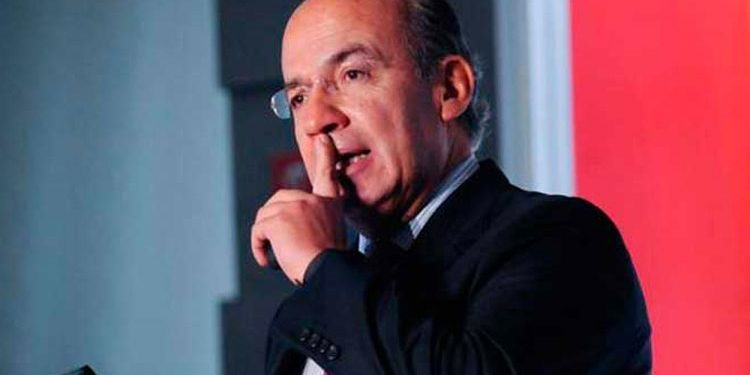 LA FGR INVESTIGA A FELIPE CALDERÓN POR DAÑO AL ERARIO
