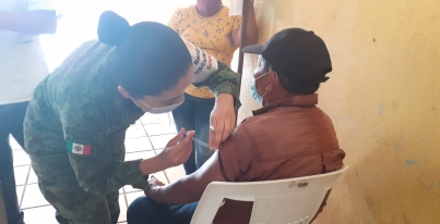 APLICAN VACUNA A LOS ADULTOS MAYORES “REZAGADOS” EN HUIMANGUILLO