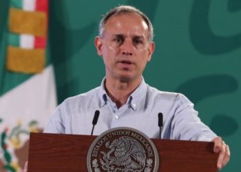 LÓPEZ-GATELL APARECE CON GRIPE, TOS Y SIN CUBREBOCAS EN »LA MAÑANERA» DE AMLO