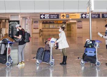 PERSONAS CON DOS DOSIS DE VACUNA PUEDEN VOLVER A VIAJAR DENTRO DE EU
