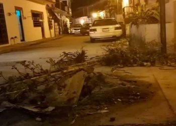 REPARAN BACHE GIGANTE EN TAPIJULAPA, AFECTABA A TURISTAS