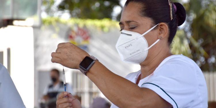 SEGUNDO DÍA DE VACUNACIÓN CON BIOLÓGICO SINOVAC