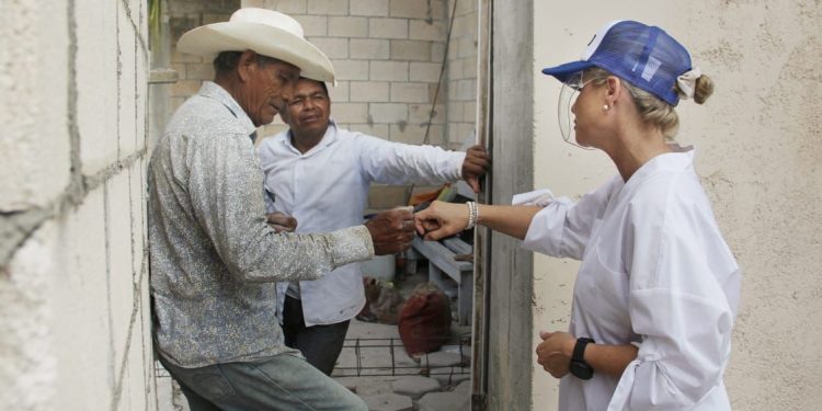 IRÉ AL CONGRESO A REPRESENTAR A LAS Y LOS QUINTANARROENSES: CARMEN JOAQUÍN