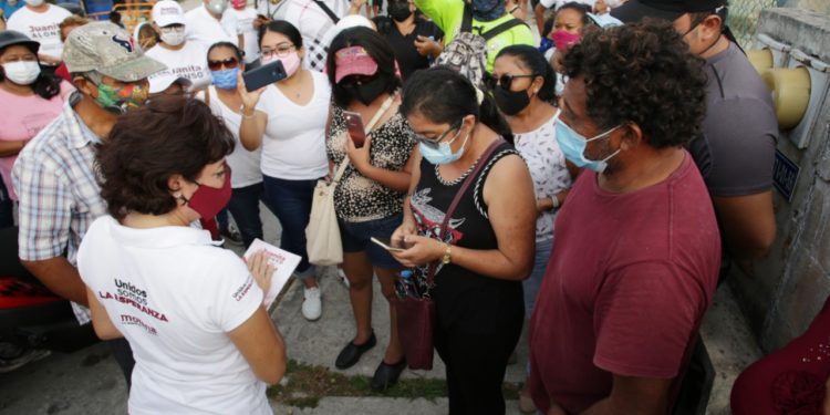 NO LE FALLARÉ A COZUMEL, COMPROMISO DE JUANITA ALONSO A LOS VECINOS DE LA COLONIA MIRAFLORES.