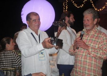 CON UN BREVE DISCURSO Y LA ENTREGA DE RECONOCIMIENTOS&nbsp; ES COMO SE HIZO OFICIAL EL COMIENZO DEL RALLY MAYA MÉXICO 2021