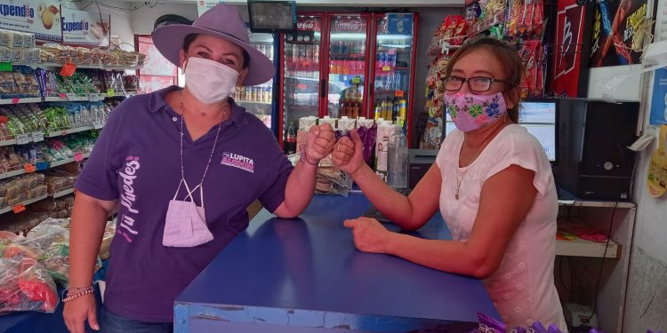 SE COMPROMETE LUPITA ALCOCER CON LOS COMERCIANTES EN REDUCIR TRAMITOLOGÍA PARA ADQUIRIR LA LICENCIA DE FUNCIONAMIENTO EN BENITO JUÁREZ