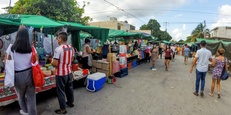 TRAMITAN TIANGUISTAS MÁS DE 150 PERMISOS DE AUSENCIA POR PANDEMIA