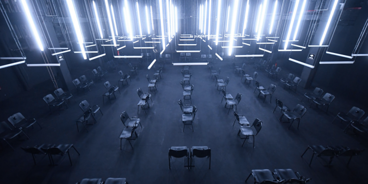 ANTONIO BANDERAS REVELA PLACA DE 100 REPRESENTACIONES DE BLINDNESS