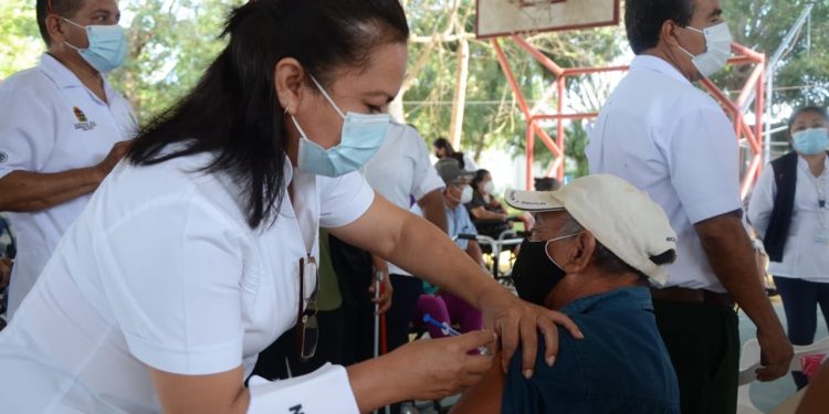INICIA MAÑANA APLICACIÓN DE VACUNAS COVID-19 A LOS ADULTOS DE 50-59 AÑOS EN CHETUMAL