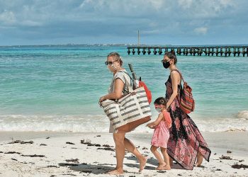 SE DESBORDAN CONTAGIOS POR COVID-19 EN QUINTANA ROO