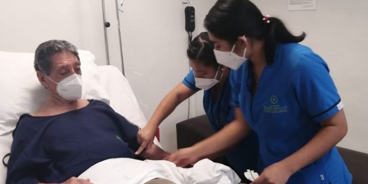 TRASLADAN A MARIO VILLANUEVA MADRID A UN HOSPITAL DE CANCÚN PARA ESTUDIOS MÉDICOS