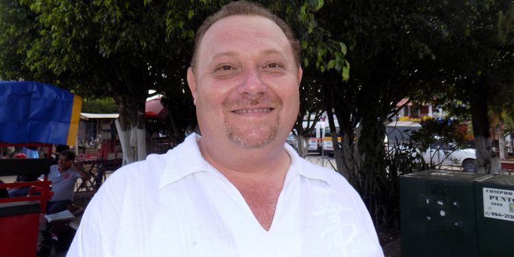 PRESIDENTE MUNICIPAL DE FELIPE CARRILLO JOSÉ ESQUIVEL VARGAS REALIZA LUJOSA FIESTA PARA FESTEJAR EL CUMPLEAÑOS DE SUS MAMÁ.