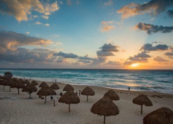 NO DESCIENDEN CASOS DE COVID-19 EN QUINTANA ROO