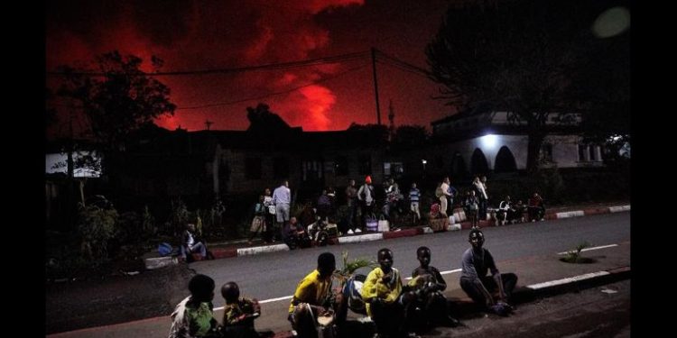 AL MENOS 400 MIL PERSONAS HUYEN EN EL CONGO POR ERUPCIÓN DE VOLCÁN