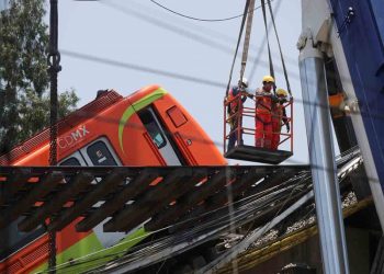 LEGISLADORES SE CONFRONTAN POR DESAFUEROS TRAS COLAPSO DEL METRO