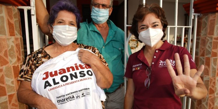 “SON USTEDES LA FORMULA PARA EL CAMBIO”, DIJO JUANITA ALONSO A LOS VECINOS DE LA COLONIA EMILIANO ZAPATA