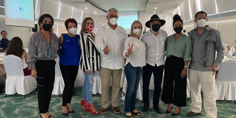 TENGO LAS MANOS LIMPIAS Y LOS MIRO DE FRENTE: CARMEN JOAQUÍN