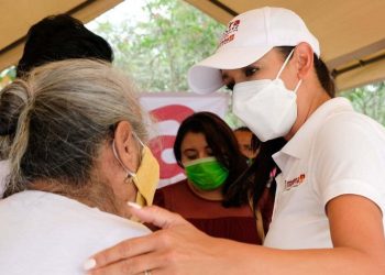 REFRENDA LAURA FERNÁNDEZ COMPROMISO DE TRABAJAR A FAVOR DE LAS MAMÁS DE QUINTANA ROO
